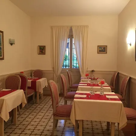 호텔 Palou 1874 3*